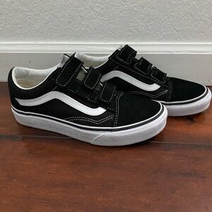 Vans kids Black and White Velcro Sneakers